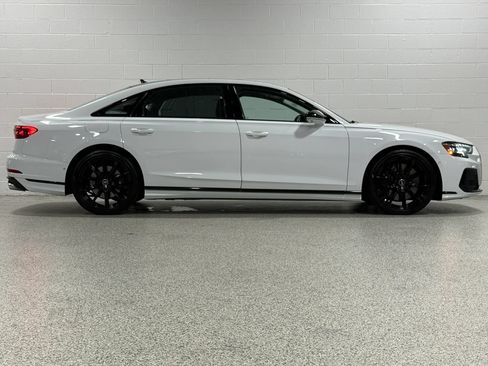 Used 2022 Audi S8 w/ S8 Comfort Plus Package AWD/4WD image 5