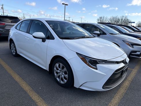 Certified 2023 Toyota Corolla LE image 2