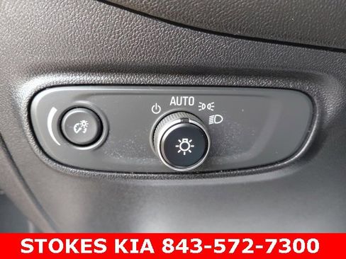 Used 2018 Chevrolet Equinox LS image 19