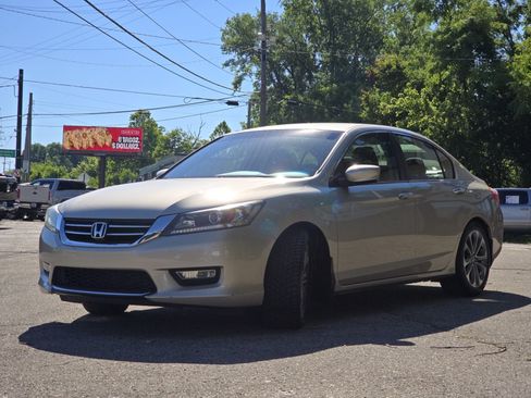 Used 2013 Honda Accord Sport image 3