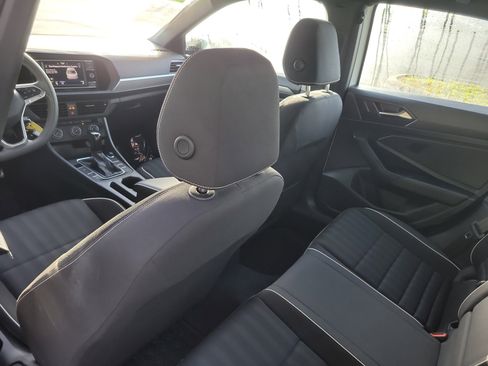 Used 2023 Volkswagen Jetta Sport image 12