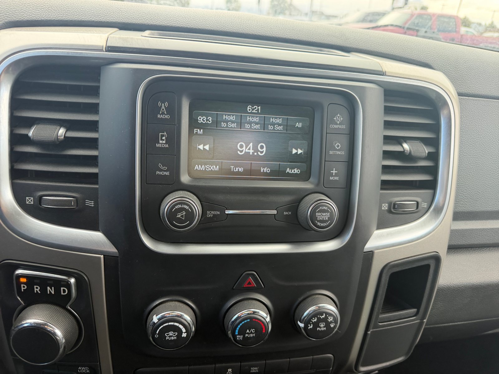 Used 2018 RAM 1500 Classic SLT AWD/4WD image 12