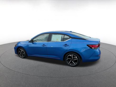 Used 2025 Nissan Sentra SV image 10