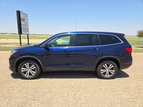 Used 2017 Honda Pilot EX image 2