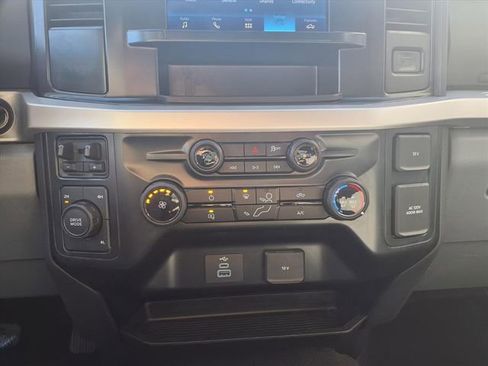 Used 2025 Ford F350 XLT image 21