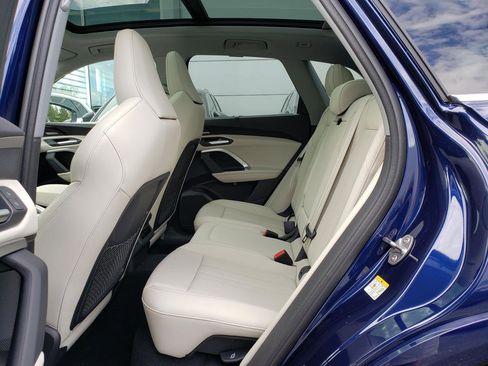 New 2025 Audi Q5 Premium Plus image 8