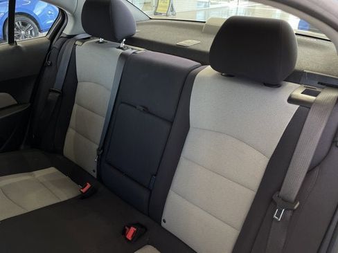 Used 2014 Chevrolet Cruze LS image 23
