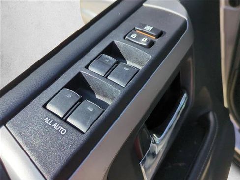 Used 2018 Toyota 4Runner SR5 RWD image 10
