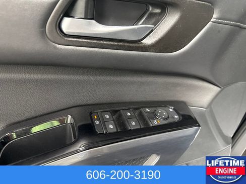 Used 2024 Nissan Pathfinder SL AWD/4WD image 27