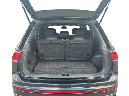 Used 2023 Volkswagen Tiguan SE R-Line FWD image 24
