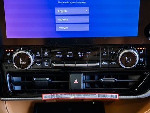 New 2026 Toyota Highlander Platinum image 23