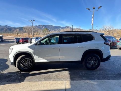 Used 2025 GMC Acadia Elevation image 4