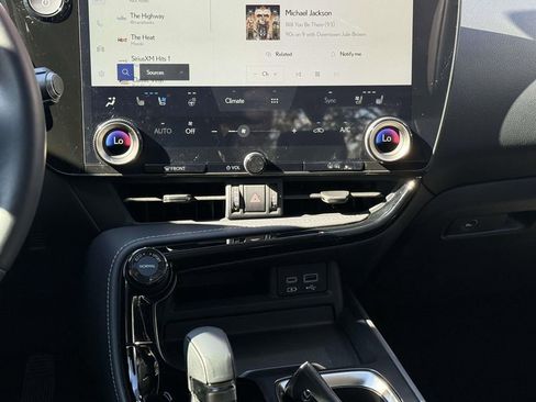 Used 2024 Lexus NX 350h AWD w/ Premium Package image 18