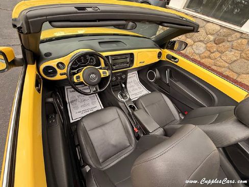 Used 2015 Volkswagen Beetle 1.8T FWD image 24