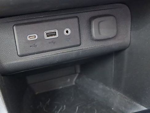 Used 2023 Buick Encore GX Select FWD image 25