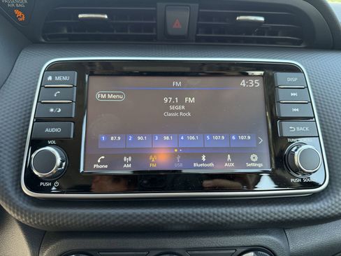 New 2025 Nissan Kicks Play S image 4