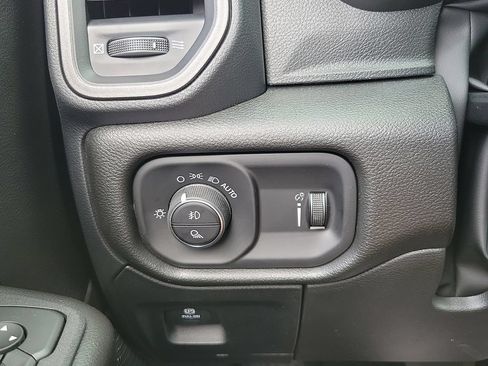 New 2026 RAM 1500 Express AWD/4WD image 15