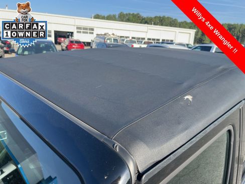 Used 2023 Jeep Wrangler Unlimited w/ Cold Weather Group image 10