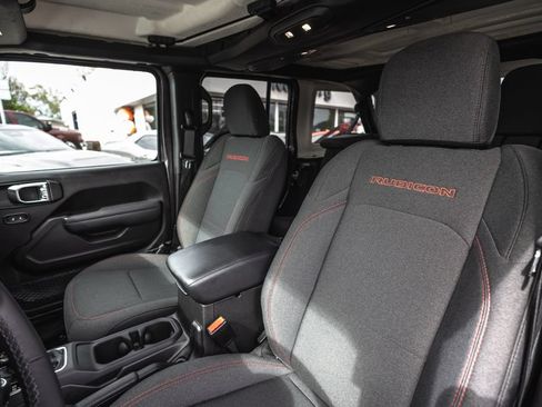 Used 2025 Jeep Wrangler Unlimited Rubicon AWD/4WD image 19