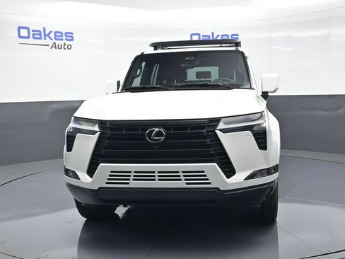 Used 2024 Lexus GX 550 w/ Accessory Package (2T) AWD/4WD image 4