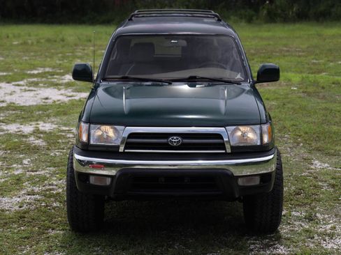 Used 2000 Toyota 4Runner SR5 w/ Upgrade Value Pkg 2 RWD image 19