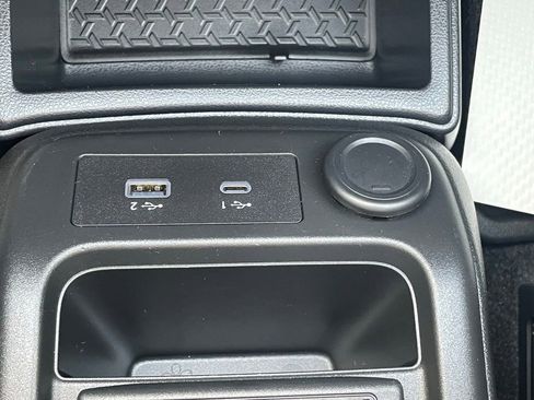 Used 2024 Nissan Ariya AWD image 37