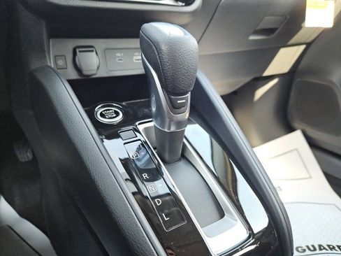 New 2025 Nissan Versa SR w/ Trunk Package image 29