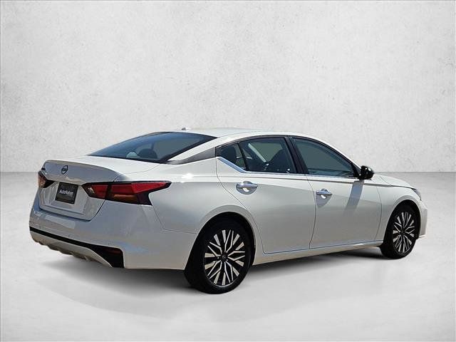 Used 2025 Nissan Altima 2.5 SV FWD image 5