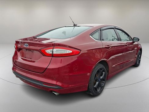 Used 2016 Ford Fusion SE image 8