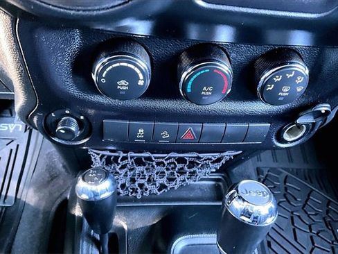 Used 2018 Jeep Wrangler Unlimited Sport S image 14