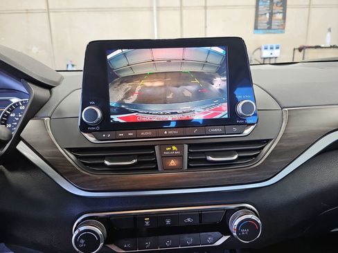 Used 2024 Nissan Altima 2.5 SV image 20