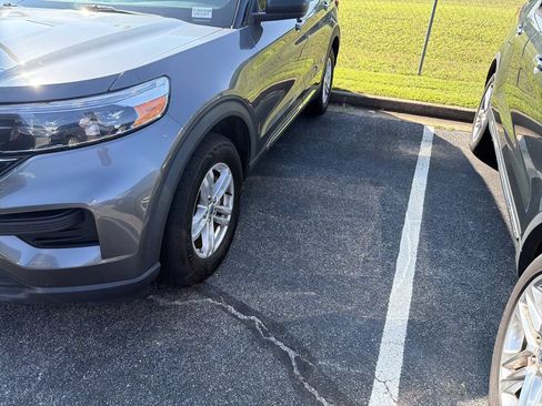 Used 2022 Ford Explorer XLT RWD image 7