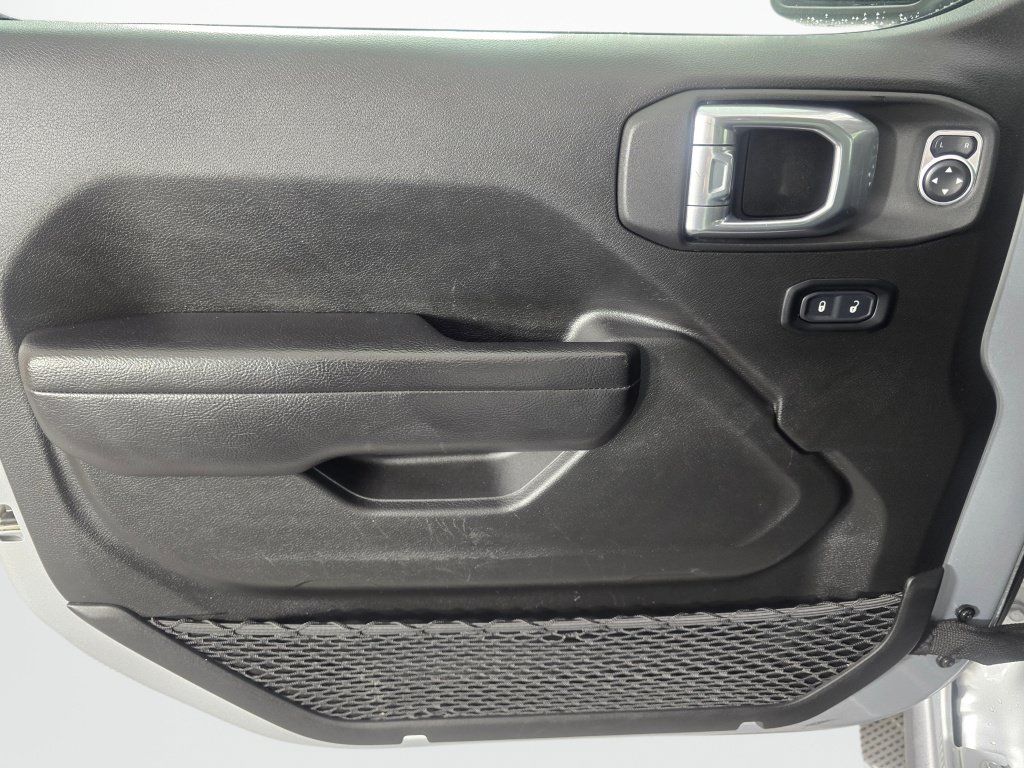 Used 2024 Jeep Wrangler Unlimited Rubicon AWD/4WD image 20