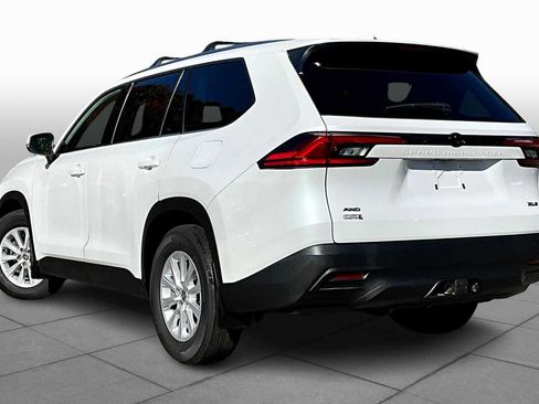 Used 2024 Toyota Grand Highlander XLE image 11