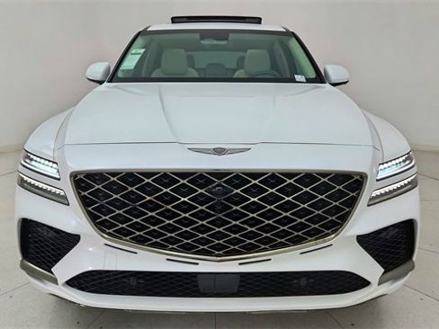 Used 2025 Genesis GV80 3.5T e-SC image 13