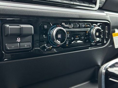 New 2026 GMC Sierra 1500 SLT AWD/4WD image 36