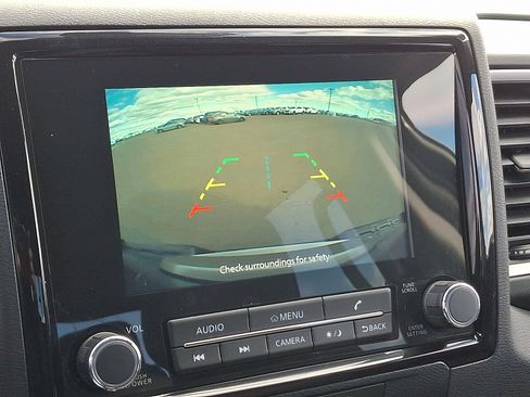 Used 2022 Nissan Frontier SV w/ Technology Package image 17