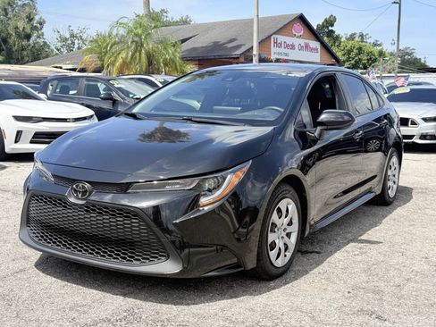 Used 2022 Toyota Corolla LE FWD image 2