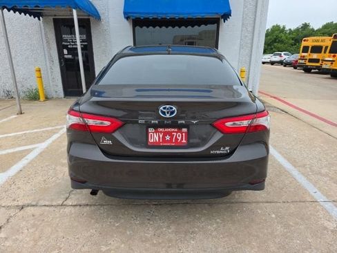 Used 2020 Toyota Camry LE FWD image 4