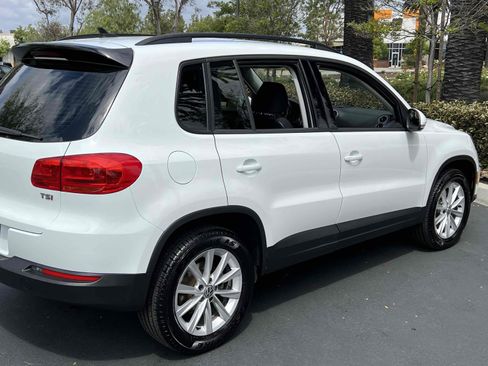 Used 2017 Volkswagen Tiguan Limited w/ Premium Package FWD image 38