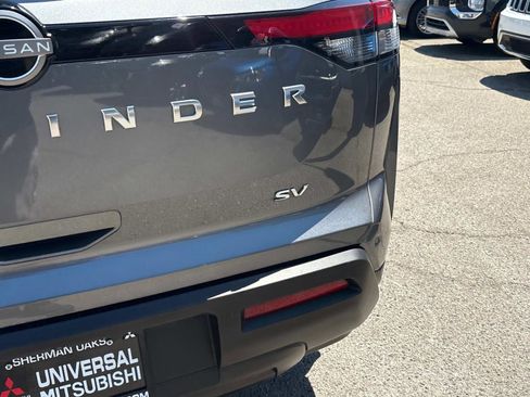 Used 2024 Nissan Pathfinder SV image 5