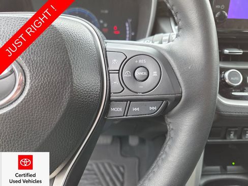 Certified 2025 Toyota Corolla Cross XLE w/ Convenience Package FWD image 31