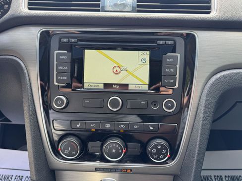 Used 2014 Volkswagen Passat TDI SE FWD image 4