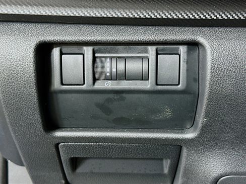 Used 2024 Subaru Crosstrek 2.0i Premium image 17