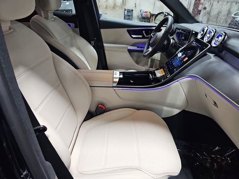 New 2026 Mercedes-Benz GLC 300 image 10