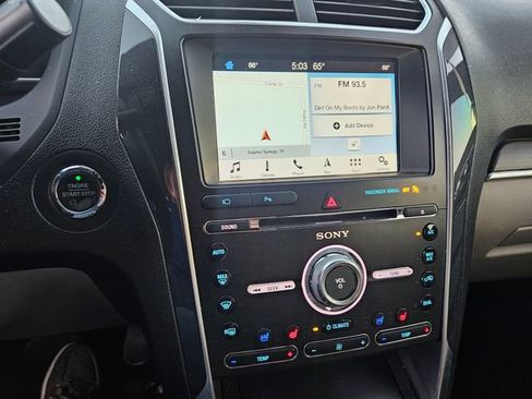 Used 2018 Ford Explorer Limited image 11