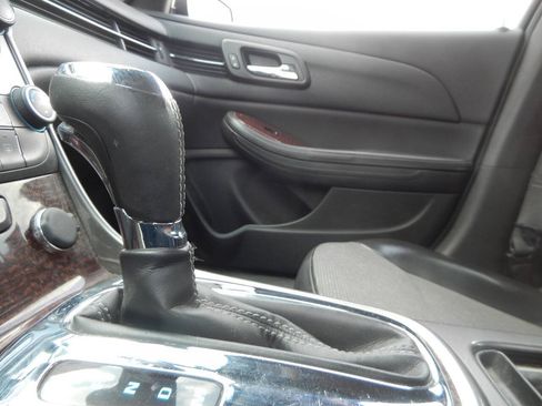 Used 2013 Chevrolet Malibu LT FWD image 40