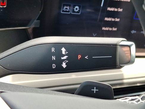 New 2025 Chevrolet Traverse LT image 37