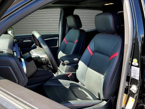 Used 2024 Chevrolet Colorado Z71 w/ Z71 Convenience Package 2 AWD/4WD image 14