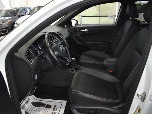 Used 2021 Volkswagen Tiguan SE R-Line AWD/4WD image 22